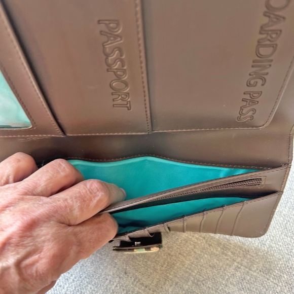 Roxy Travel Wallet - Picture 9 of 9